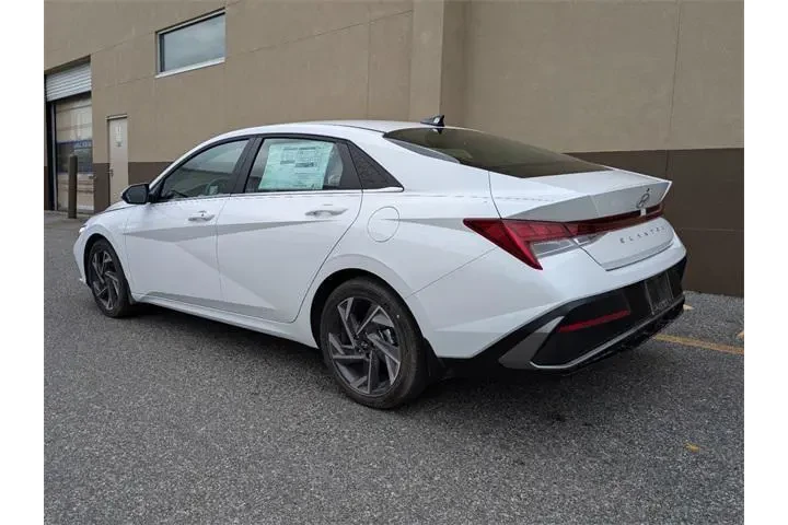 $24143 : Hyundai ELANTRA 2025 SEL Con image 6