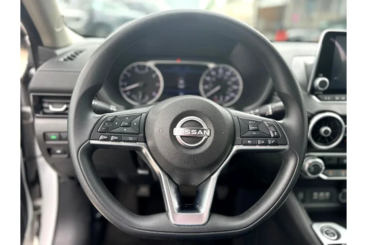 2024 Sentra SV image 10