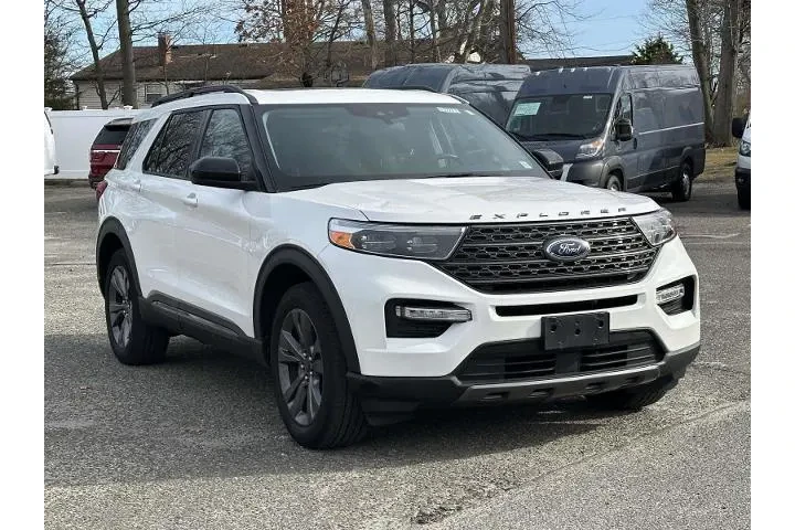 $30450 : Ford Explorer 2022 AWD XLT 4 image 4
