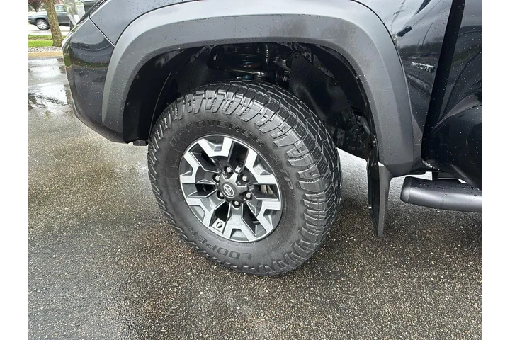 $35000 : Silver Certified 2019 Tacoma image 5