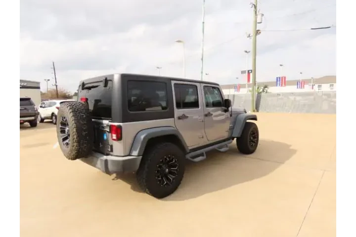 $17911 : Jeep Wrangler Unlimited 2017 image 9