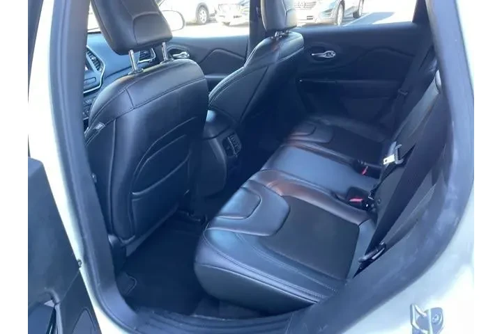 $13990 : Jeep Cherokee 2019 4x4 Latit image 8