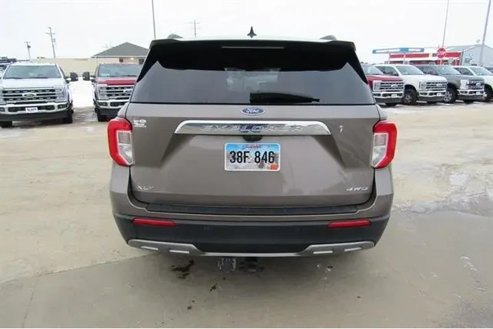 $23950 : Ford Explorer 2021 AWD XLT 4 image 6
