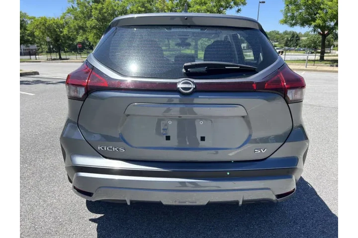 $10500 : 2023 Kicks SV image 7