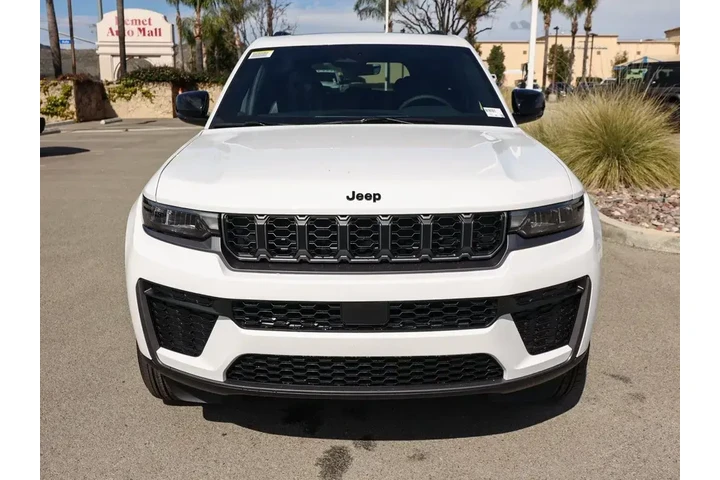 $39886 : Jeep Grand Cherokee 2026 4x2 image 9
