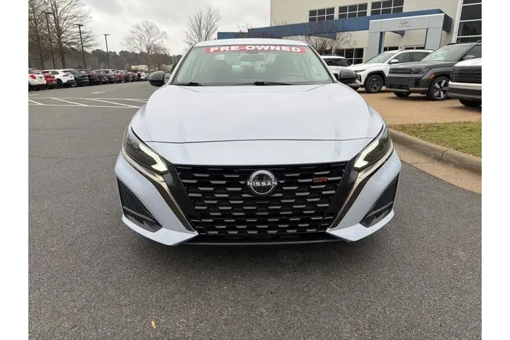 $22061 : Nissan Altima 2024 2.5 SR 4d image 2