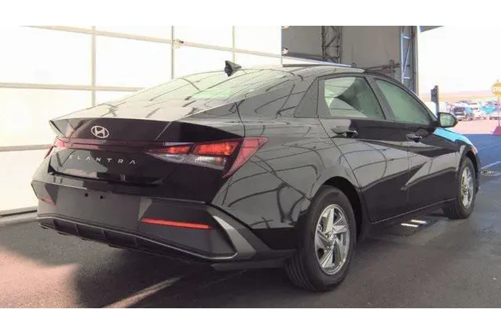$20991 : Hyundai ELANTRA 2025 SE 4dr image 3