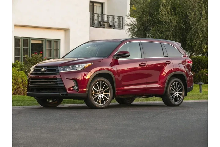 $18995 : Toyota Highlander 2018 LE 4d image 1