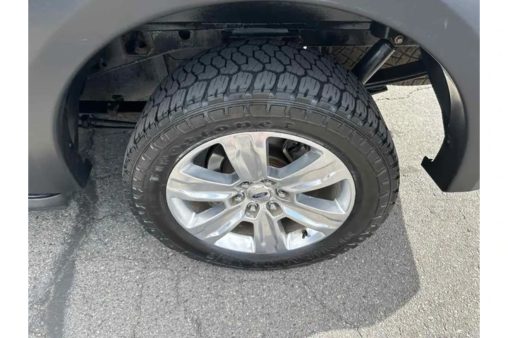 $25910 : 2017 F-150 Platinum image 10