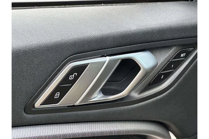 $22617 : BMW 2 Series 2022 AWD 228i x image 7