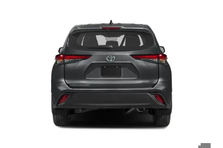 $34961 : Toyota Highlander 2023 L 4dr image 9