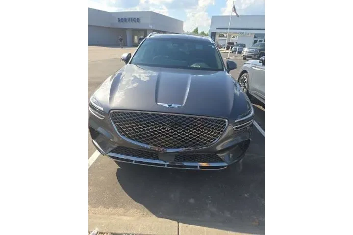 $35882 : Genesis GV70 2023 AWD 2.5T S image 2