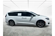 $25375 : Chrysler Pacifica 2019 Limit thumbnail
