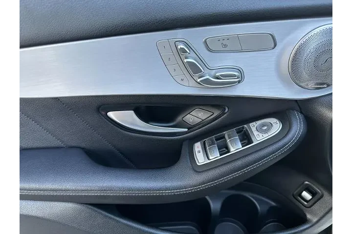 $25990 : Mercedes-Benz GLC 2021 GLC 3 image 10