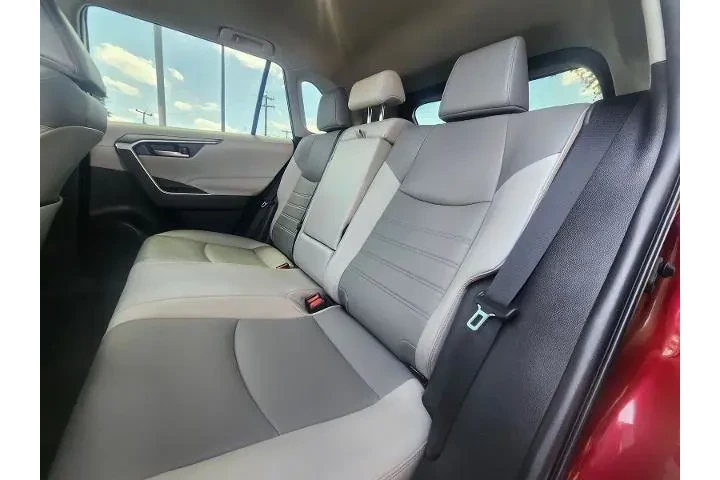 $29998 : Toyota RAV4 2023 XLE Premium image 9