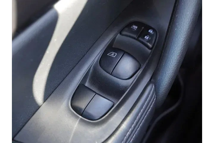 $18710 : Nissan Rogue 2020 S 4dr Cros image 10