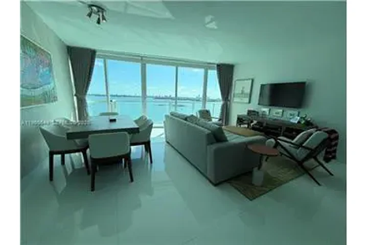 $5500 : Rental property with 1 bedro image 3