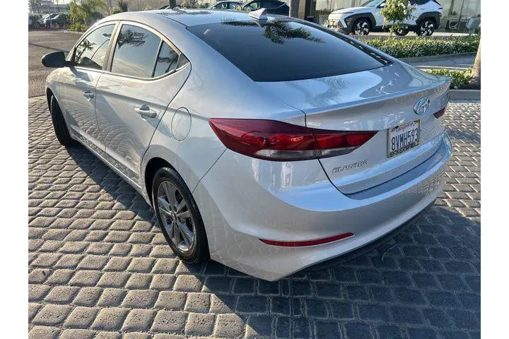 $12995 : Hyundai ELANTRA 2018 image 3