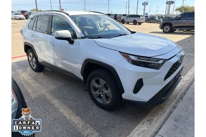 $27995 : Toyota RAV4 2024 AWD XLE 4dr image 5