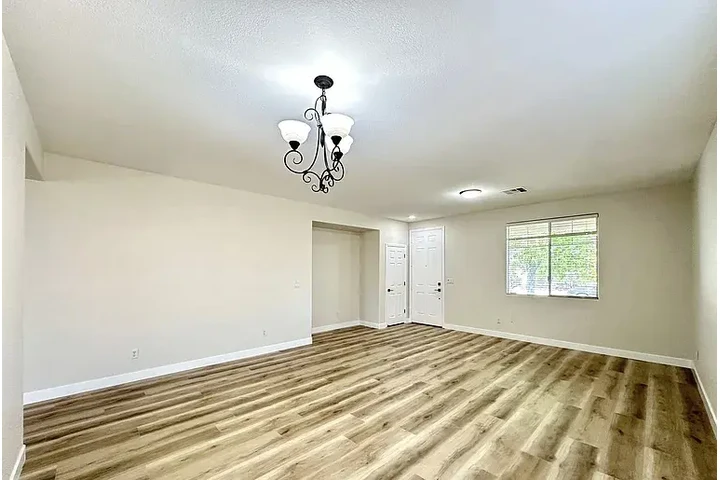 $1500 : HOUSE RENT AVAILABLE DALLAS TX image 9