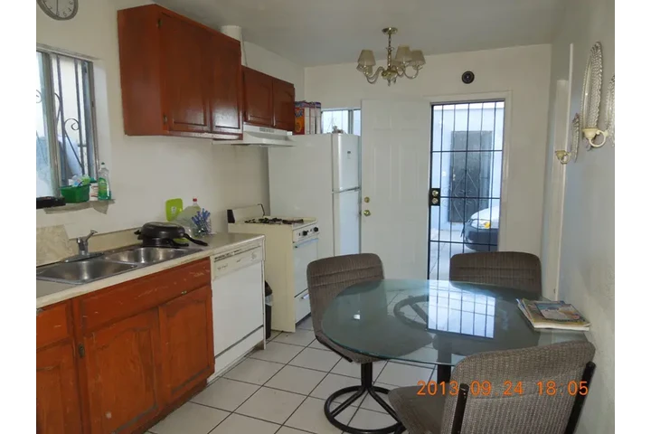 $500 : HABITACION EN COMPTON $ 490 image 5