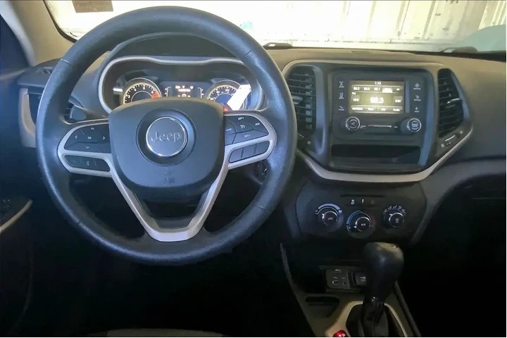 $13938 : Jeep Cherokee 2017 Sport 4dr image 5