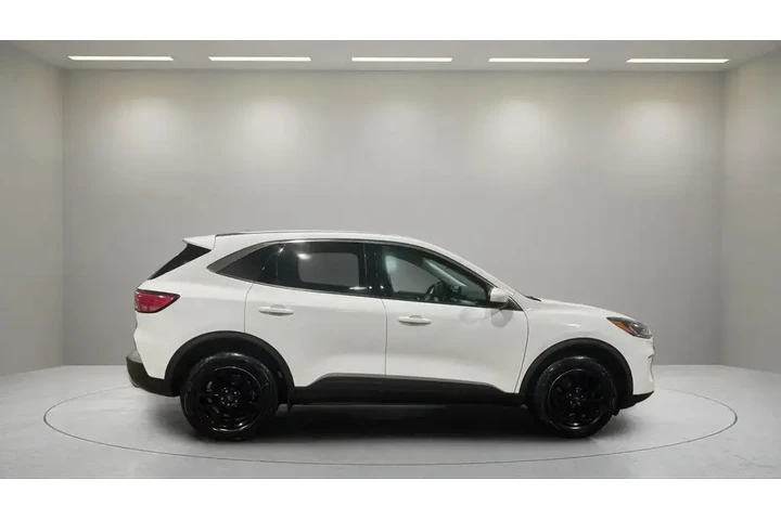 $17709 : Ford Escape 2021 AWD SE 4dr image 2