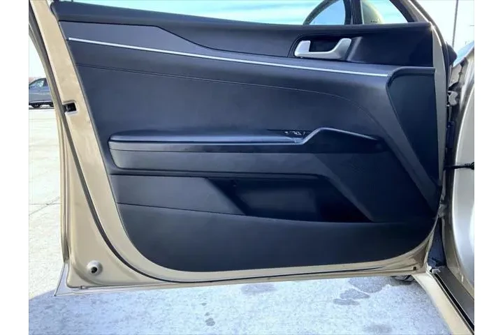 $19495 : Kia K5 2022 LXS 4dr Sedan image 10