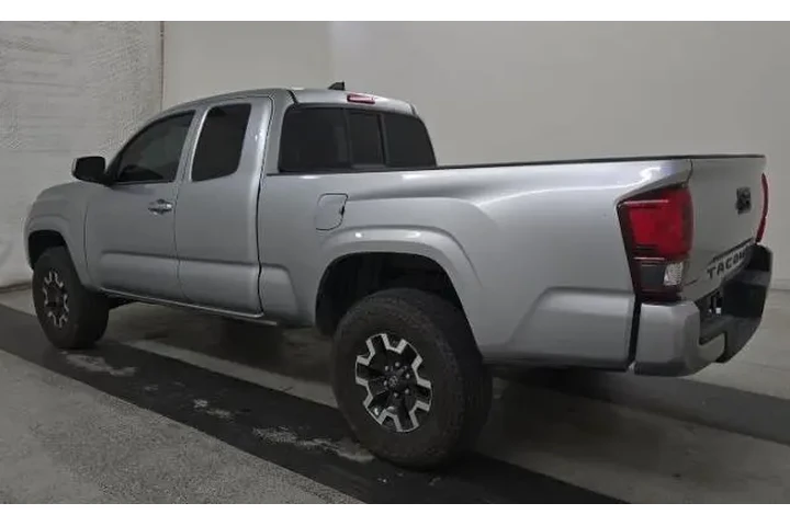 $29800 : Toyota Tacoma 2023 4x2 SR5 4 image 3