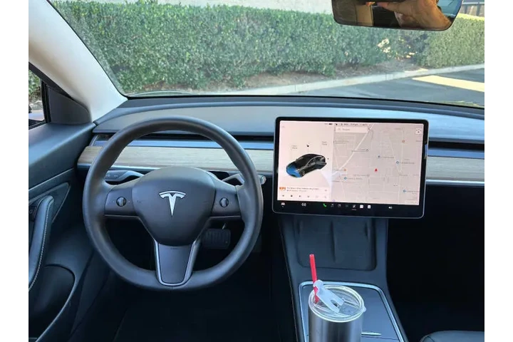 2021 Model 3 Standard Range P image 3