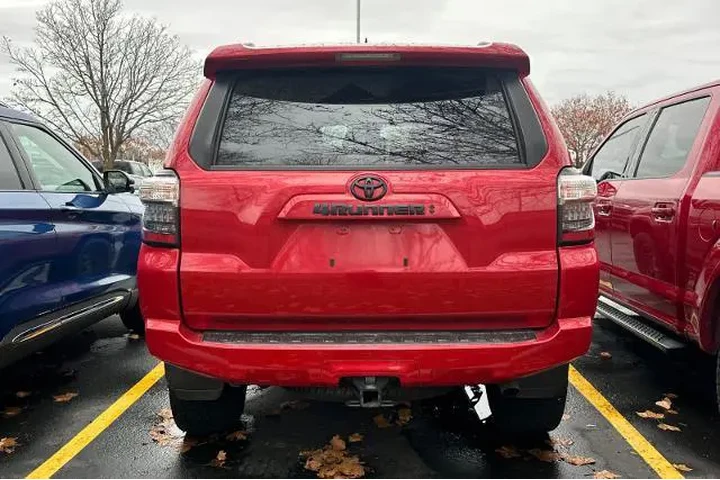 $36995 : Toyota 4Runner 2023 4x4 SR5 image 4