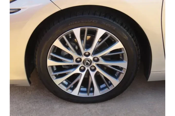 $26911 : Lexus ES 350 2019 F SPORT 4d image 5