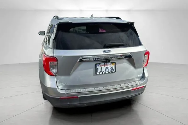 $38170 : Ford Explorer 2020 XLT 4dr S image 3