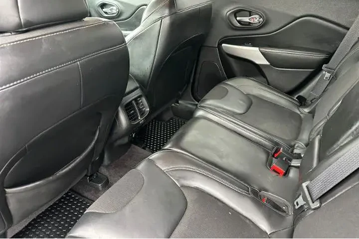 $17995 : Jeep Cherokee 2018 4x4 Latit image 4