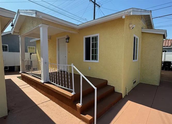 $1770 : Fully remodeled 2 bedroom home image 1