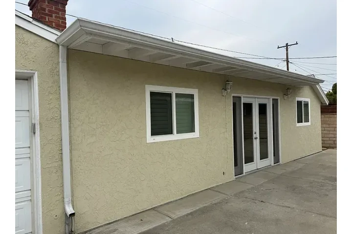 $1060 : ***RENTO CASA DUPLEX $1060.*** image 1