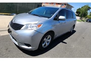 $4000 : Vendo Toyota Sienna thumbnail