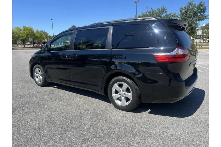 $14900 : 2015 Sienna LE 8-Passenger image 5