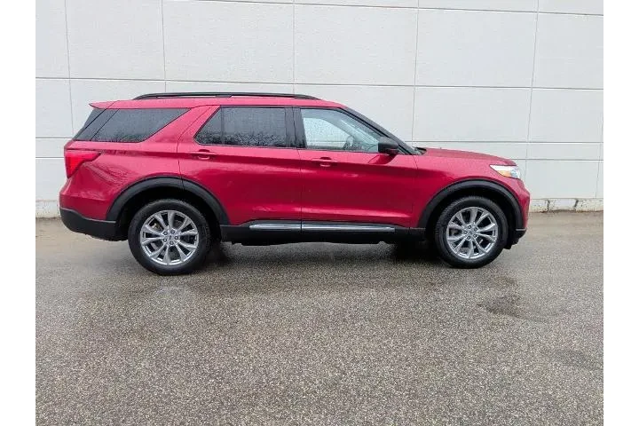 $38995 : Ford Explorer 2024 AWD XLT 4 image 5