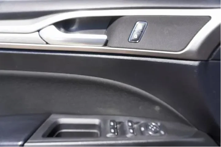 $11988 : Ford Fusion 2019 AWD SE 4dr image 9