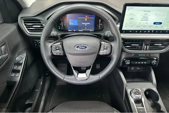 $29077 : Ford Escape Plug-In Hybrid 2 image 10