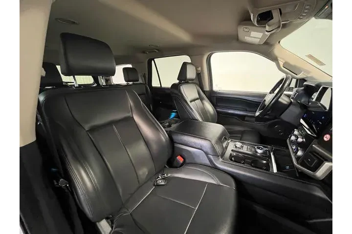 $37404 : Ford Expedition 2024 4x4 XLT image 9