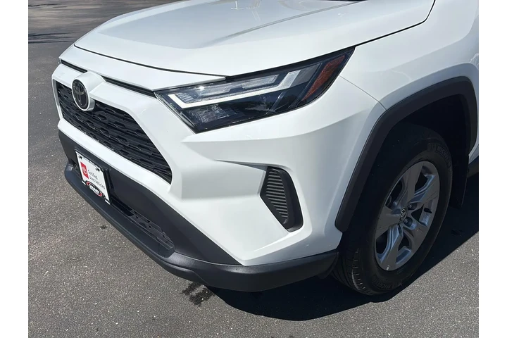 $38278 : Gold Certified 2025 RAV4 XLE image 6