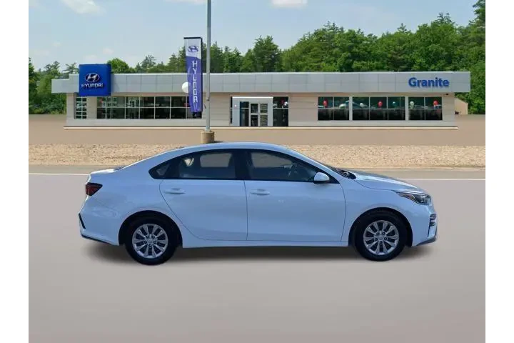 $12990 : Kia Forte 2019 FE 4dr Sedan image 6