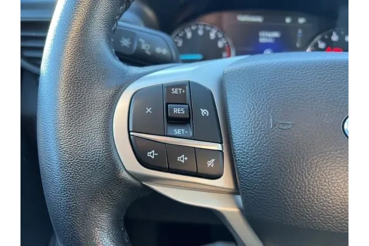 $31355 : Ford Explorer 2023 AWD XLT 4 image 9