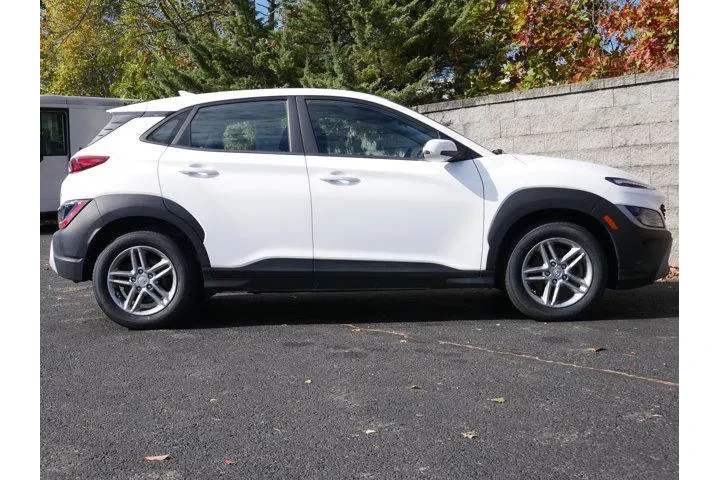 $20573 : Hyundai KONA 2023 AWD SE 4dr image 8