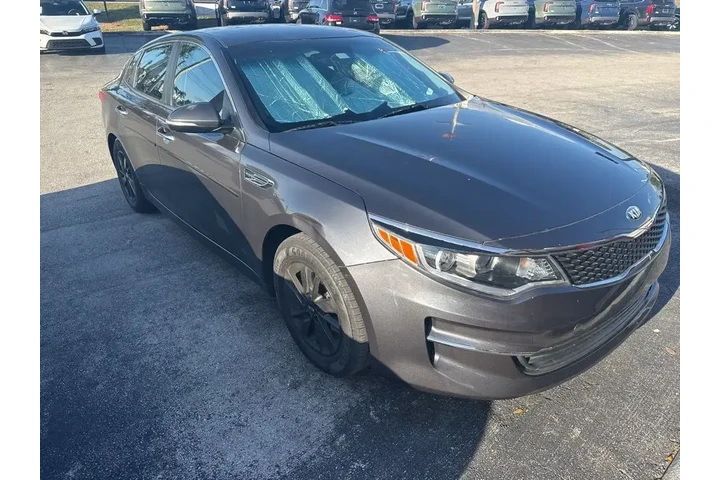 $10996 : Kia Optima 2018 LX 4dr Sedan image 2