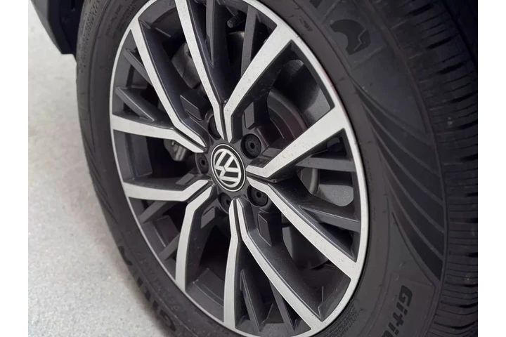 $14990 : 2021 VOLKSWAGEN TIGUAN image 1