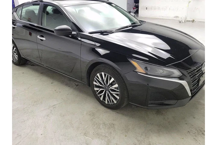 $21998 : Nissan Altima 2025 2.5 SV 4d image 1