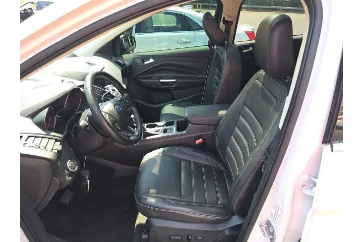 $17875 : Ford Escape 2019 Titanium 4d image 3
